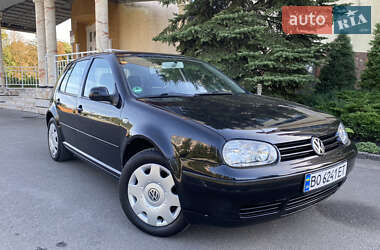 Хетчбек Volkswagen Golf 2001 в Тернополі