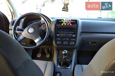 Хэтчбек Volkswagen Golf 2009 в Бродах