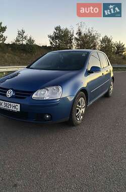 Хэтчбек Volkswagen Golf 2007 в Дубно