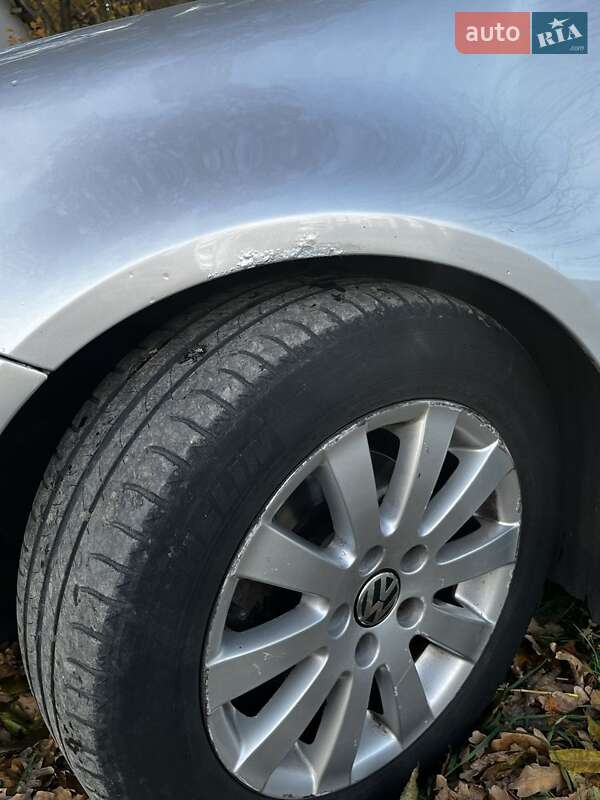 Хетчбек Volkswagen Golf 2004 в Львові