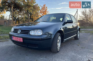 Хэтчбек Volkswagen Golf 2001 в Ковеле