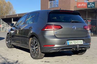 Хэтчбек Volkswagen Golf 2018 в 