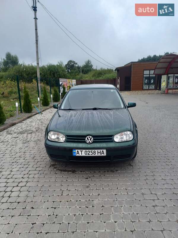 Хетчбек Volkswagen Golf 1998 в Делятині