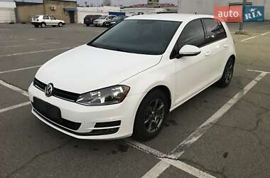 Хетчбек Volkswagen Golf 2015 в Києві