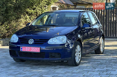 Хетчбек Volkswagen Golf 2005 в Старокостянтинові