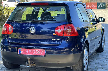 Хетчбек Volkswagen Golf 2005 в Старокостянтинові