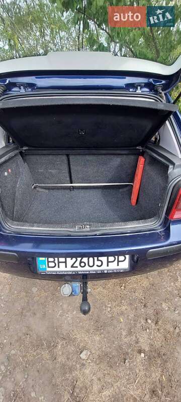 Хетчбек Volkswagen Golf 2000 в Одесі