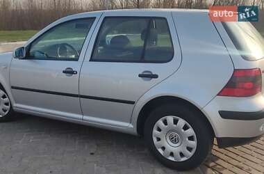 Хэтчбек Volkswagen Golf 2001 в Ковеле