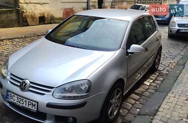 Хетчбек Volkswagen Golf 2004 в Львові