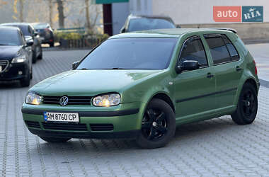 Хетчбек Volkswagen Golf 2000 в Звягелі