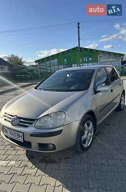 Хэтчбек Volkswagen Golf 2005 в Вараше