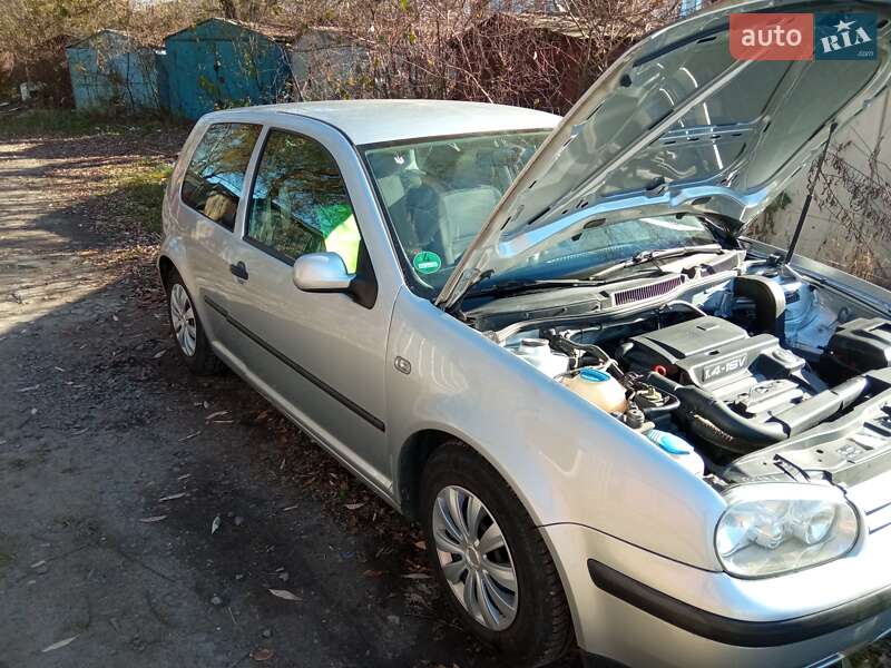Хэтчбек Volkswagen Golf 2000 в Львове