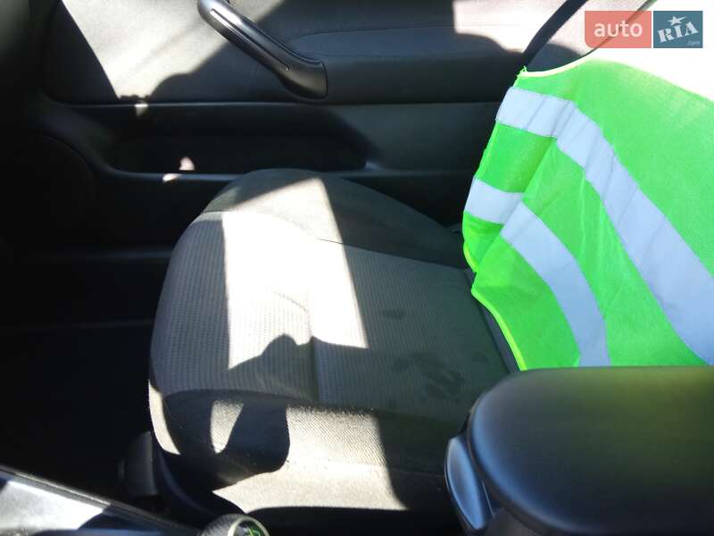 Хэтчбек Volkswagen Golf 2000 в Львове