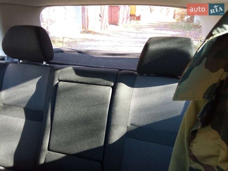 Хэтчбек Volkswagen Golf 2000 в Львове