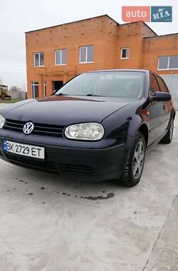 Хэтчбек Volkswagen Golf 1998 в Дубровице