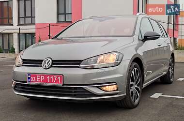 Универсал Volkswagen Golf 2019 в Ровно