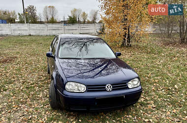 Хэтчбек Volkswagen Golf 2003 в Золотоноше