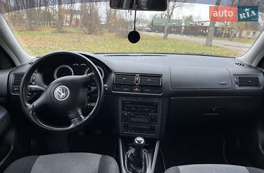 Хэтчбек Volkswagen Golf 2003 в Золотоноше