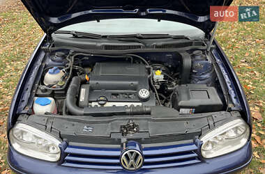 Хэтчбек Volkswagen Golf 2003 в Золотоноше