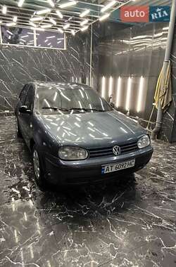 Хэтчбек Volkswagen Golf 2000 в Львове