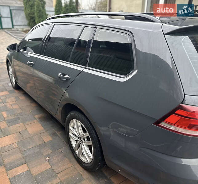 Універсал Volkswagen Golf 2017 в Рівному