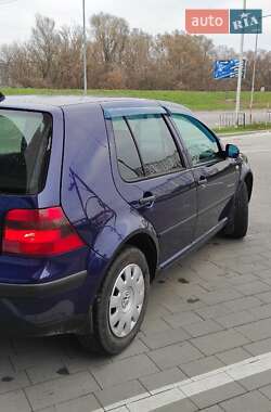 Хетчбек Volkswagen Golf 2001 в Івано-Франківську