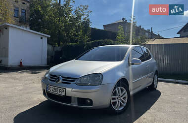 Хетчбек Volkswagen Golf 2004 в Львові