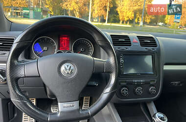 Хетчбек Volkswagen Golf 2006 в Запоріжжі