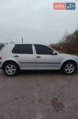 Хетчбек Volkswagen Golf 2000 в Прилуках