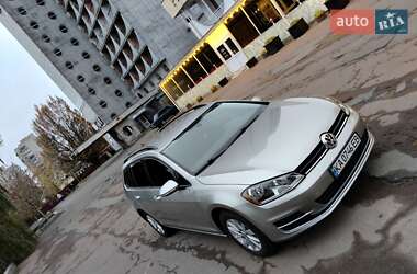 Универсал Volkswagen Golf 2015 в Чернигове