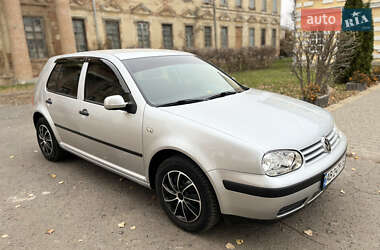 Хетчбек Volkswagen Golf 2001 в Тульчині