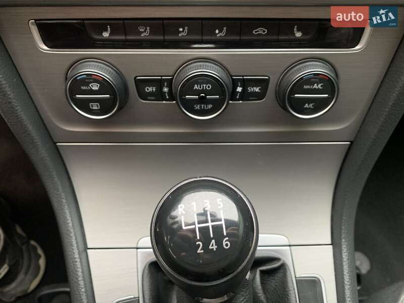 Універсал Volkswagen Golf 2014 в Хмельницькому