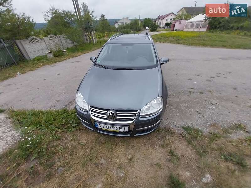 Универсал Volkswagen Golf 2008 в Надворной