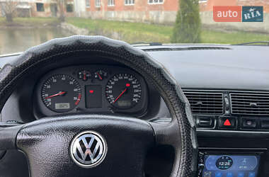 Універсал Volkswagen Golf 2002 в Дрогобичі