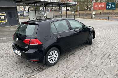 Хетчбек Volkswagen Golf 2017 в Луцьку