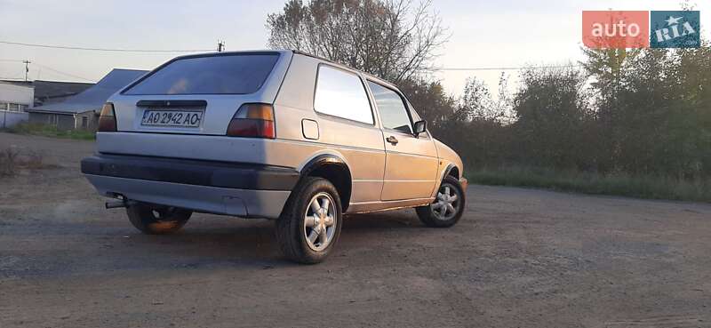 Хетчбек Volkswagen Golf 1987 в Ужгороді