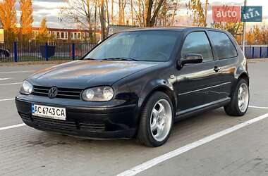 Хетчбек Volkswagen Golf 2000 в Луцьку