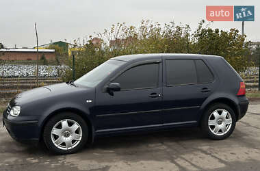 Хетчбек Volkswagen Golf 2002 в Сумах