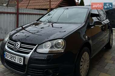 Хетчбек Volkswagen Golf 2008 в Сваляві