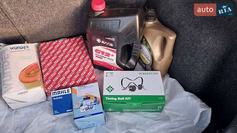 Хэтчбек Volkswagen Golf 2005 в Ходорове