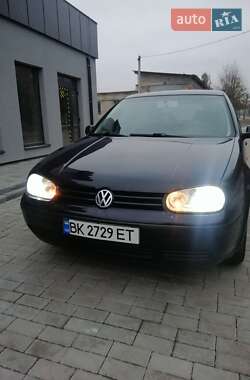 Хэтчбек Volkswagen Golf 1998 в Дубно