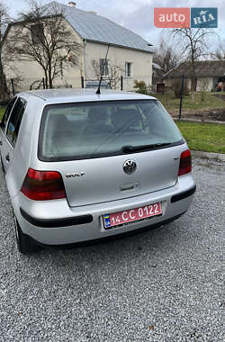 Хэтчбек Volkswagen Golf 2001 в Буске