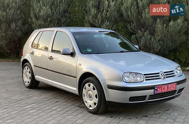 Хетчбек Volkswagen Golf 2001 в Самборі