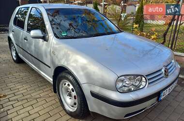 Хетчбек Volkswagen Golf 2002 в Мукачевому