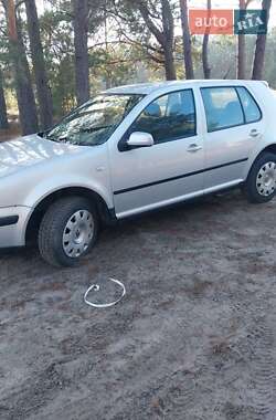 Хетчбек Volkswagen Golf 1999 в Березному