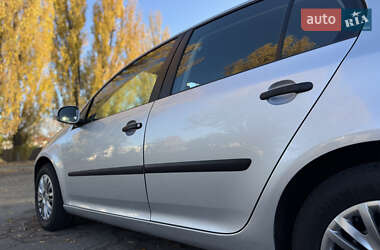 Хэтчбек Volkswagen Golf 2006 в Киеве