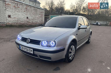 Хетчбек Volkswagen Golf 2003 в Чернігові