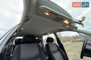 Хэтчбек Volkswagen Golf 2001 в 