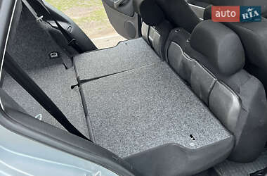 Хэтчбек Volkswagen Golf 2001 в 