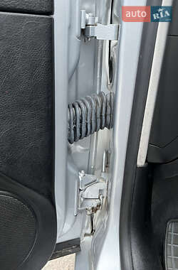 Хэтчбек Volkswagen Golf 2001 в 